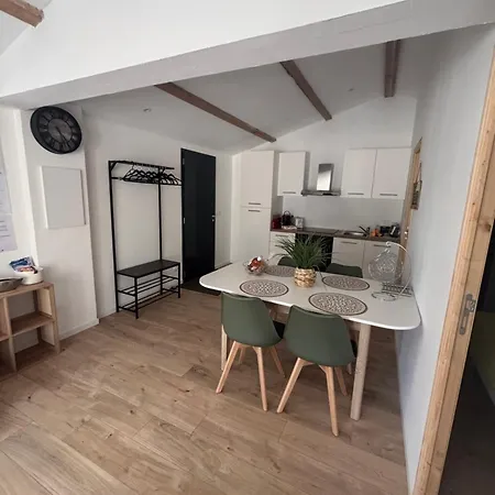 Sur Location Maison Plein Pied Moderne 4 Personnes Bel Espace Exterieur Entierement Cloture Parking Gratuit A 7 Minutes Centre En Voiture * Sanary-sur-Mer